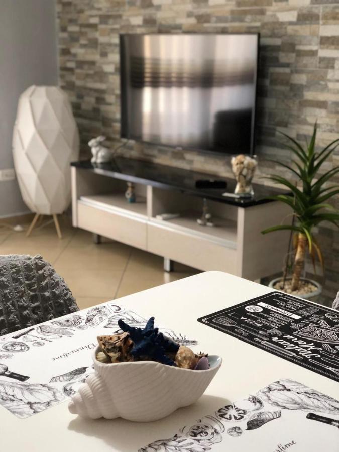 Sunset Apartments Lungomare Vlore Bagian luar foto