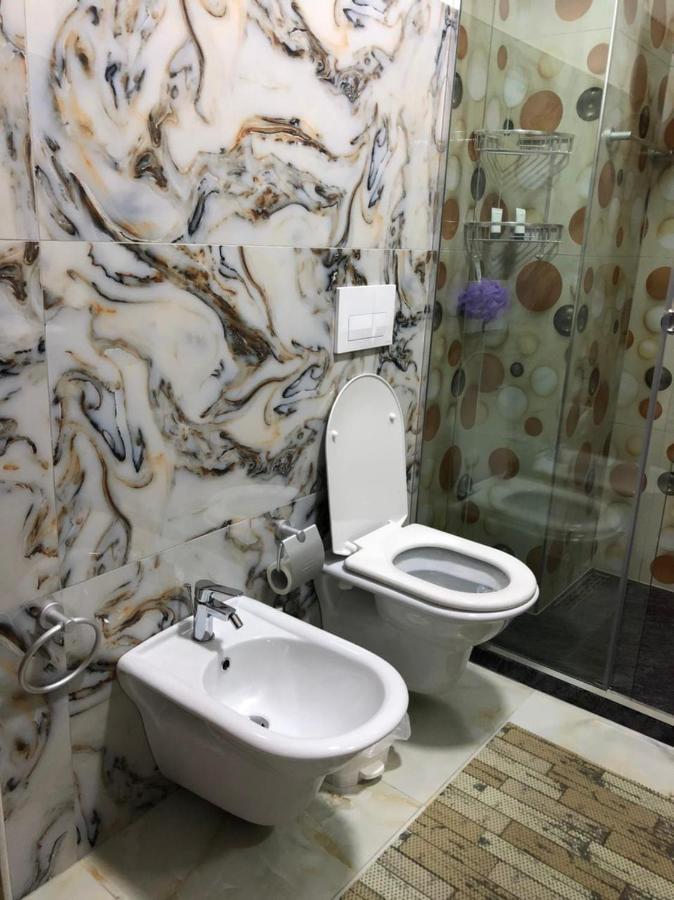 Sunset Apartments Lungomare Vlore Bagian luar foto