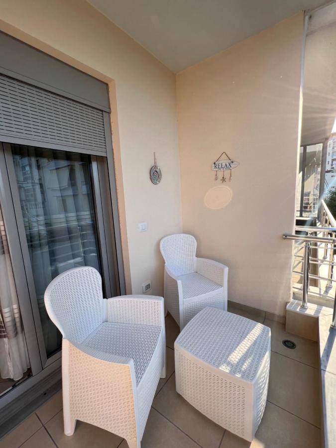 Sunset Apartments Lungomare Vlore Bagian luar foto
