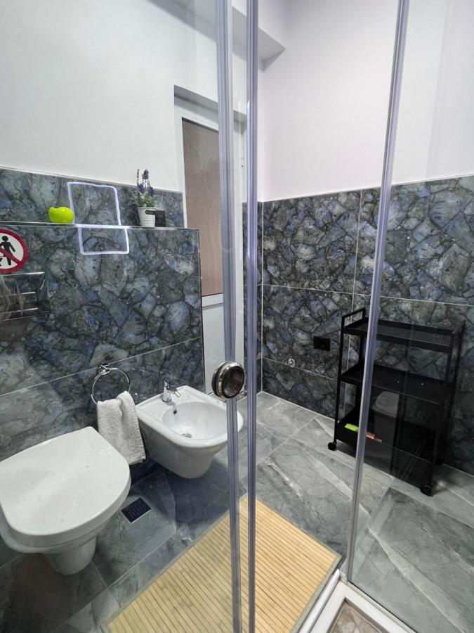 Sunset Apartments Lungomare Vlore Bagian luar foto