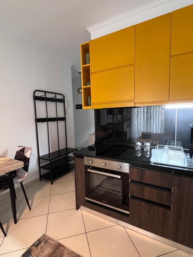 Sunset Apartments Lungomare Vlore Bagian luar foto