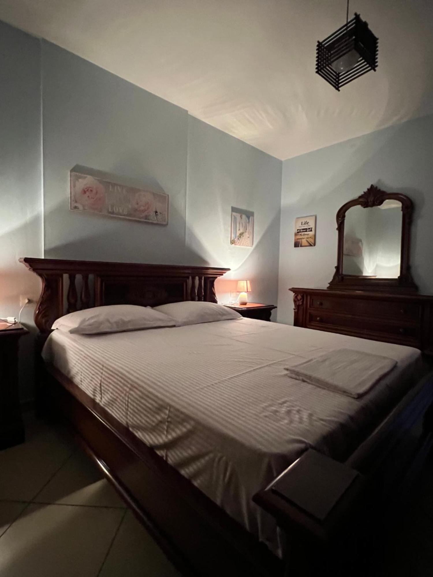 Sunset Apartments Lungomare Vlore Bagian luar foto