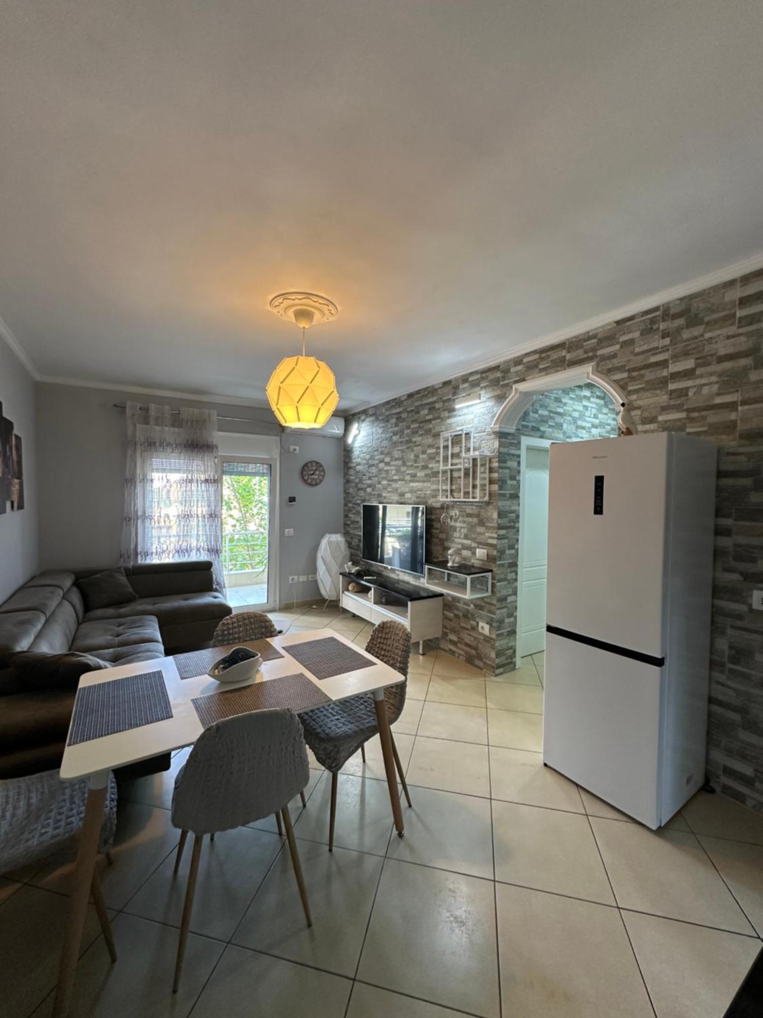 Sunset Apartments Lungomare Vlore Bagian luar foto